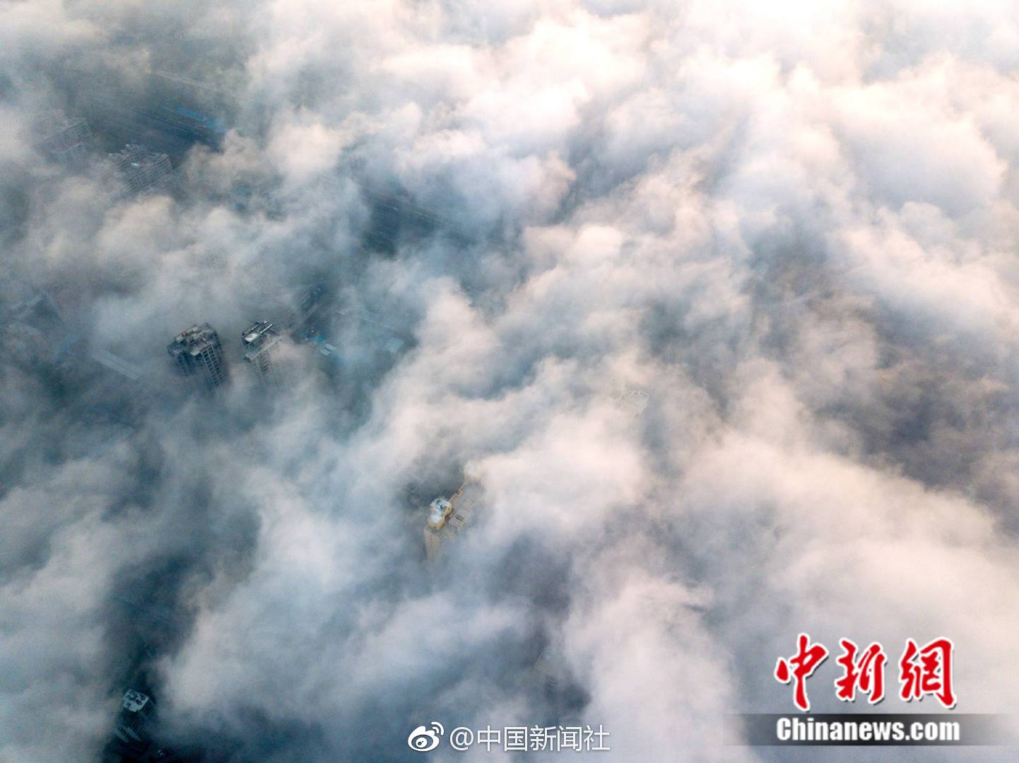 吉首火车站小巷子(南涧彝族自治县),吉首火车站附近哪有娱乐地方